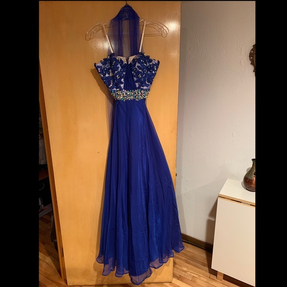 Dress - Picture 8 of 8